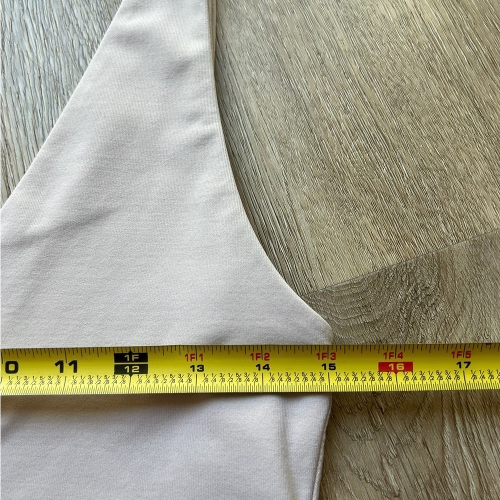Aritzia Babaton Bodysuit Lailac Large - Picture 13 of 14